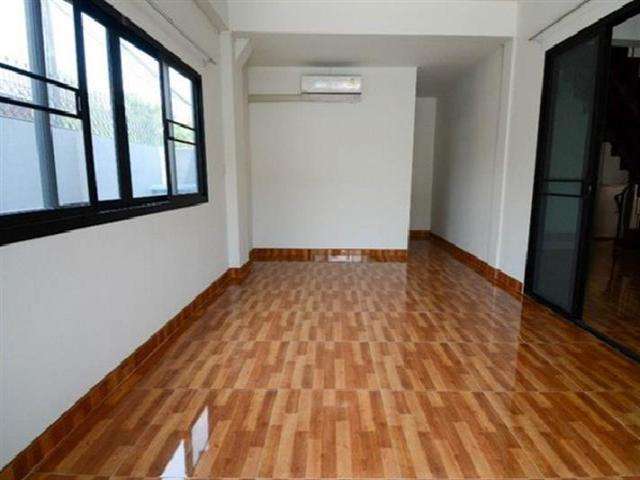 ให้เช่าบ้านเดี่ยว2ชั้น ย่านโชคชัย4 ลาดพร้าววังหิน เสนานิคม จำนวน 3 ห้องนอน 3 ห้องน้ำ เนื้อที่ 90 ตารางวา จอดรถได้ 5 คัน เหมาะอยู่อาศัย