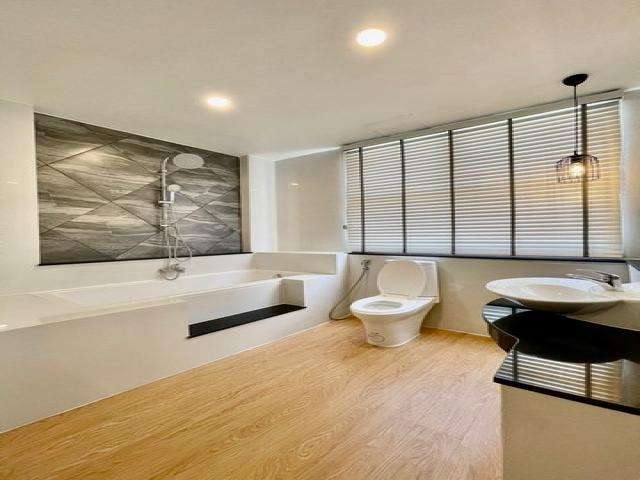 For Sale : Condo in Patong Beach, 2 Bedroom 2 Bathroom