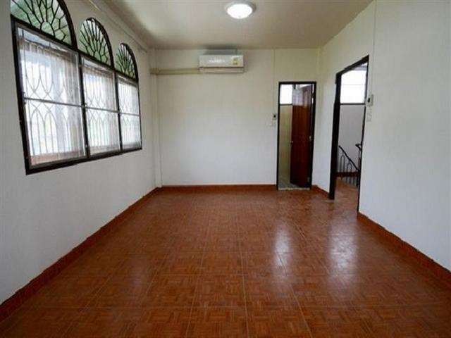 ให้เช่าบ้านเดี่ยว 2 ชั้น 90 ตรว. 5 ห้องนอน 5 ที่จอดรถ โชคชัย4 ซอย 76 เหมาะอยู่อาศัยและทำโฮมออฟฟิศ