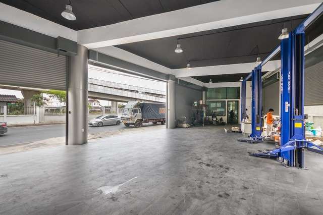 Office โชว์รูมรามอินทรา 5BR5BATHROOM 390000 thb   น่าอยู่ใกล้สิ่งอำนวยความสดวก พร้อมดำเนินธุระกิจท้นที