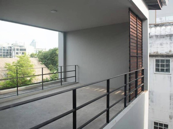 ขายหรือให้เช่าบ้านเดี่ยว 3 ชั้น บริเวณซอยสุขุมวิท 49 ขนาด 320 ตรม. ใกล้ BTS พร้อมพงษ์ Emporium Emquartier เซนทรัลชิดลม
