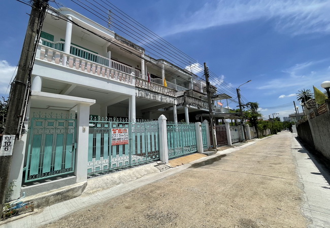 ขายทาวน์เฮ้าส์ ซอยชัยพฤกษ์ 19 ถนนชัยพฤกษ์ แขวงตลิ่งชัน เขตตลิ่งชัน กรุงเทพมหานคร