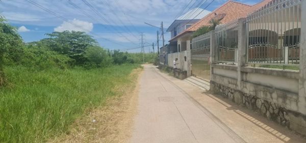 ขายที่บางละมุง 21/7 สุดซอย ราคาดีที่สุด 270 วา ติดถนนซอย ราคาดี ทำเลดี ติดต่อ/line 0619419639