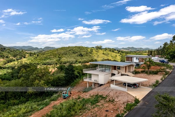 มี 1หลังเท่านั่นบ้านอยู่ในทำเลดีของโครงการ Khao Yai Hideaway เขาใหญ่ ปากช่อง นครราชสีมา ริมเขา วิวพันล้าน หาที่อื่นไม่มีในเขาใหญ่ โทร 0994914708
