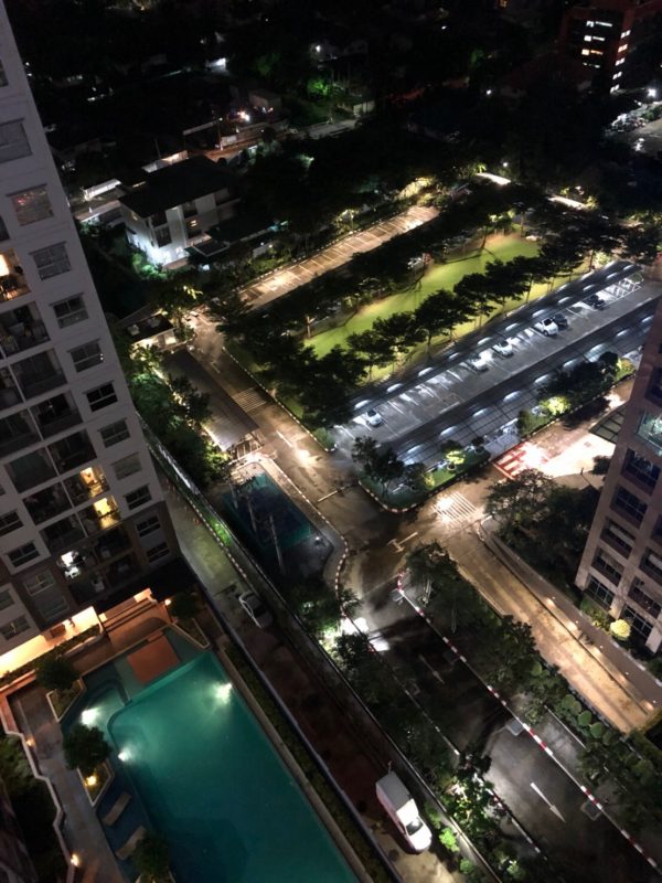 **For Rent  The Trust Condo Ngamwongwan  กระเป๋าใบเดียวเข้าอยู่ได้เลย ติดถนนใหญ่ **