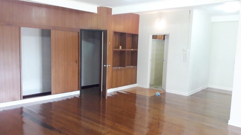 House for rent-ให้เช่าบ้าน 1ไร่ 2หลังในที่เดียวกัน ใกล้เดอะมอลล์งามวงศ์วาน