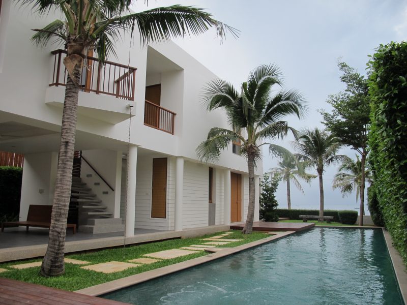 4 Bedrooms Tropical Beachfront Pool Villa