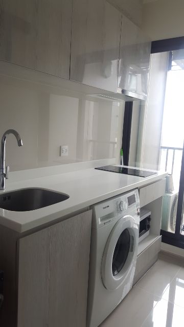 Life asoke , room for rent!!!