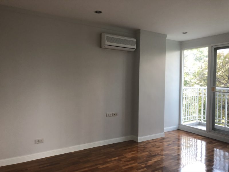 **For Sale Baan Siri Sathorn  2bad/2bath 107 ตรม.  บิ๋วอินใหม่สวย บรรยากาศเงียบสงบ **