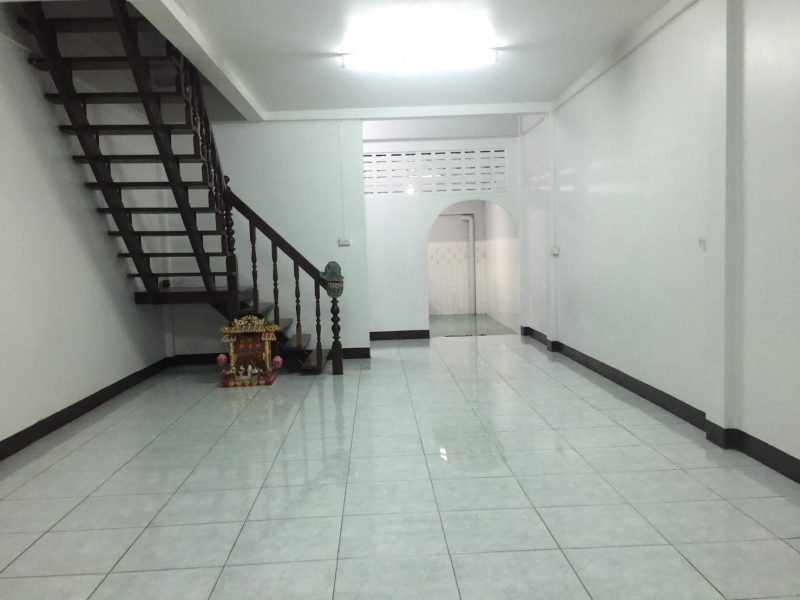 ให้เช่าบ้าน 2 ชั้น ใกล้สถานี MRT เตาปูน