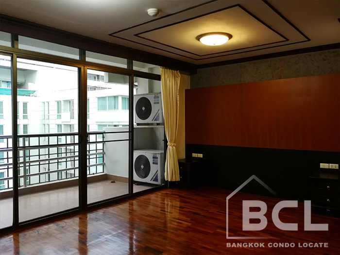 Apartment 3 bedroom for Rent at Super Mansion Sukhumvit 39, Bangkok