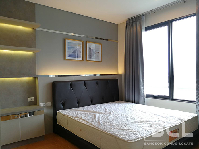 Duplex, 1 Bedroom Condo for Rent at Villa Asoke near MRT Phetchaburi
