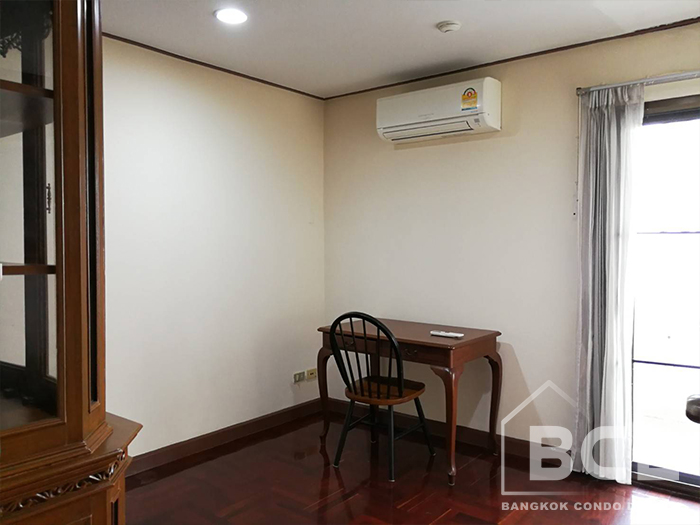 Condo 2+1 Bedroom for Rent at Richmond Palace Sukhumvit 43 – Phrom Phong