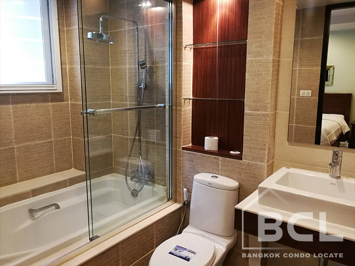 Condo 2 bed / 2 bath for Rent Avenue Sukhumvit 61 near BTS Ekamai, Condo in Bangkok