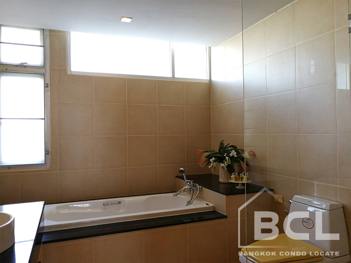 Sukhumvit 3 Bed / 3 Bath Apartment for Rent at Asa Garden Phrom Phong