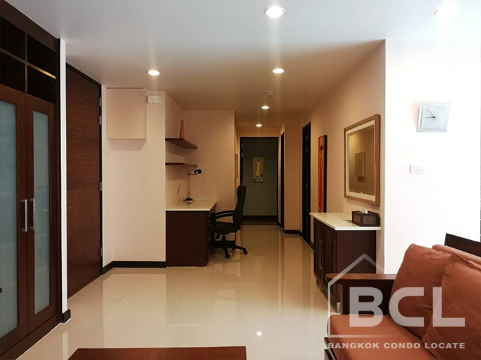 Condo 2 bed / 2 bath for Rent Avenue Sukhumvit 61 near BTS Ekamai, Condo in Bangkok