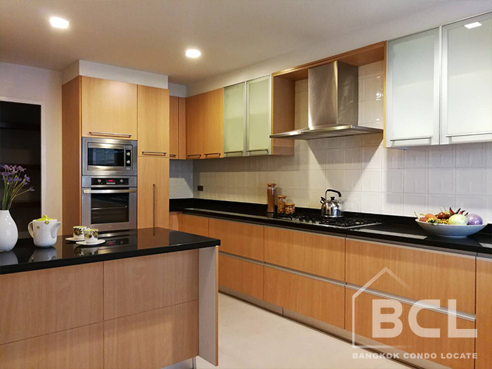 Apartment 3 Bedroom for Rent at Hawaii Tower Sukhumvit 23, BTS Asoke