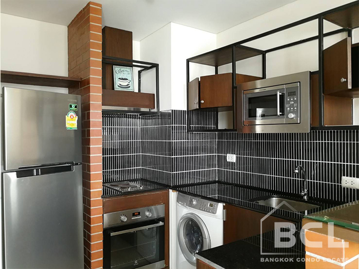 Condo Villa Asoke near MRT Phetchaburi