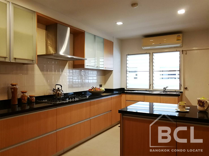 Apartment 3 Bedroom for Rent at Hawaii Tower Sukhumvit 23, BTS Asoke