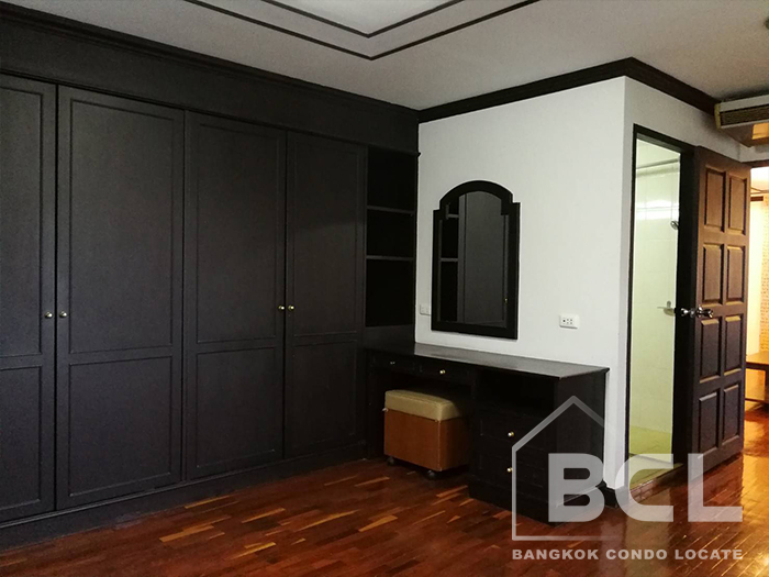 Apartment 3 bedroom for Rent at Super Mansion Sukhumvit 39, Bangkok