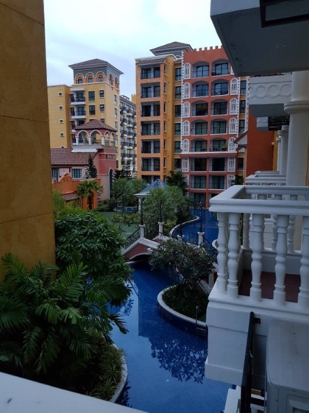 ขาย / เช่า เวเนชี่ยน ซิกเนเจอร์ คอนโด  รีสอร์ท  ( หาดจอมเทียน พัทยา ) เดือนละ 8,000 บาท  (For rent Venetian Signature Condo Resort  Pattaya  8,000 baht per month)