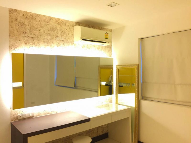 For rent 3 Beds room condo near to BTS Wongwian Yai