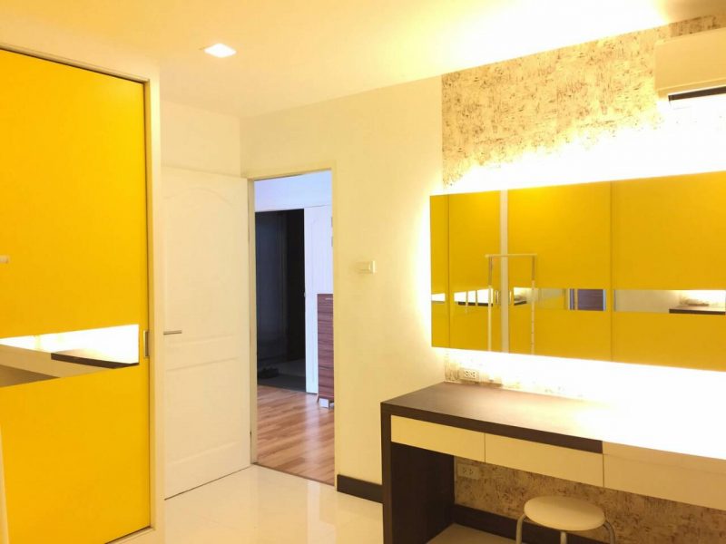 For rent 3 Beds room condo near to BTS Wongwian Yai