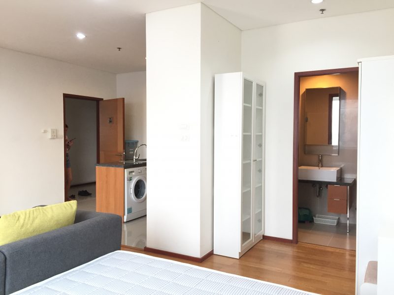 For rent condo in BTS Krungtonburi start from only 13,900 bath