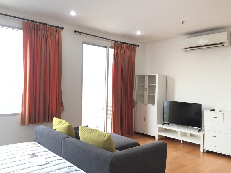 For rent condo in BTS Krungtonburi start from only 13,900 bath