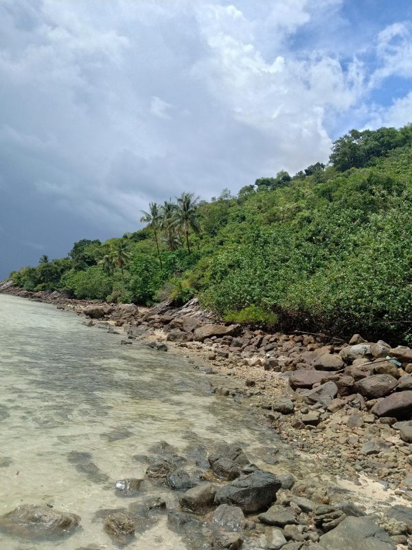 ที่ดินเกาะสมุยขาย24ไร่ซีวิวและติดทะเลชายหาด ติดโรงแรมคอนราด