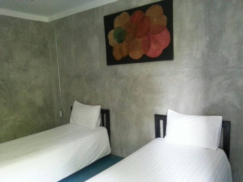 ขายถูกมาก ใกล้หาดเจ้าหลาวจันทบุรี โรงแรมสไตล์ LOFT ปูนเปลือย วิวภูเขา พื้นที่ 78 ตรว.