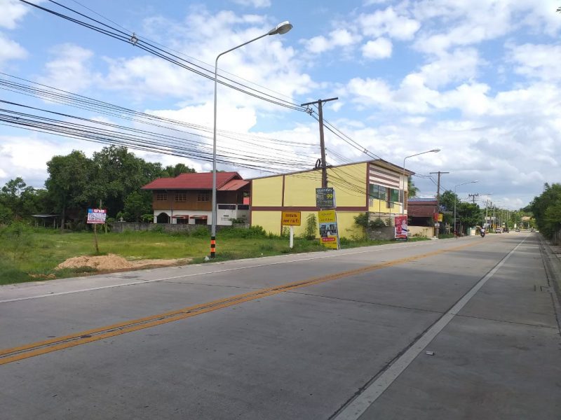 ที่ดินบ้านนิคมติดถนนอุบล-ตระการ หน้ากว้าง 60 เมตร