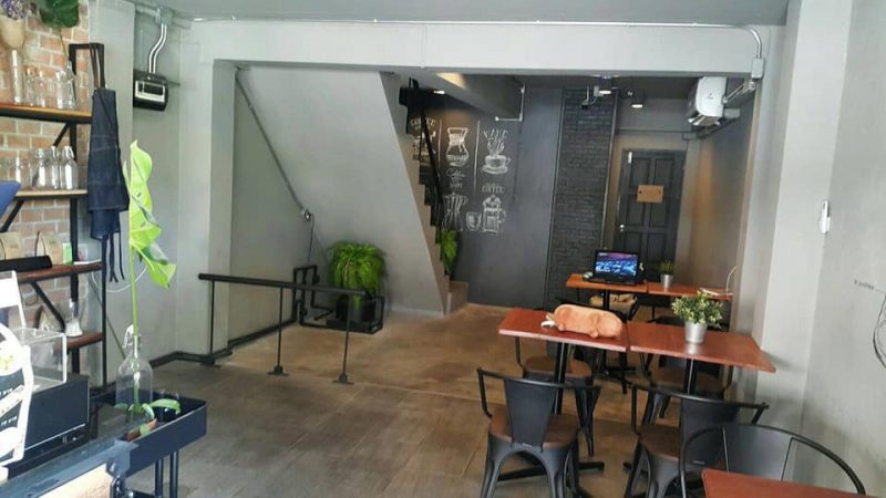 เซ้งร้าน!! สไตล์ Loft เดิมเปิดเป็นร้านกาแฟ @ ตรงข้าม ม.ศรีปทุม ( ปากซอยพหลโยธิน 49/1 )