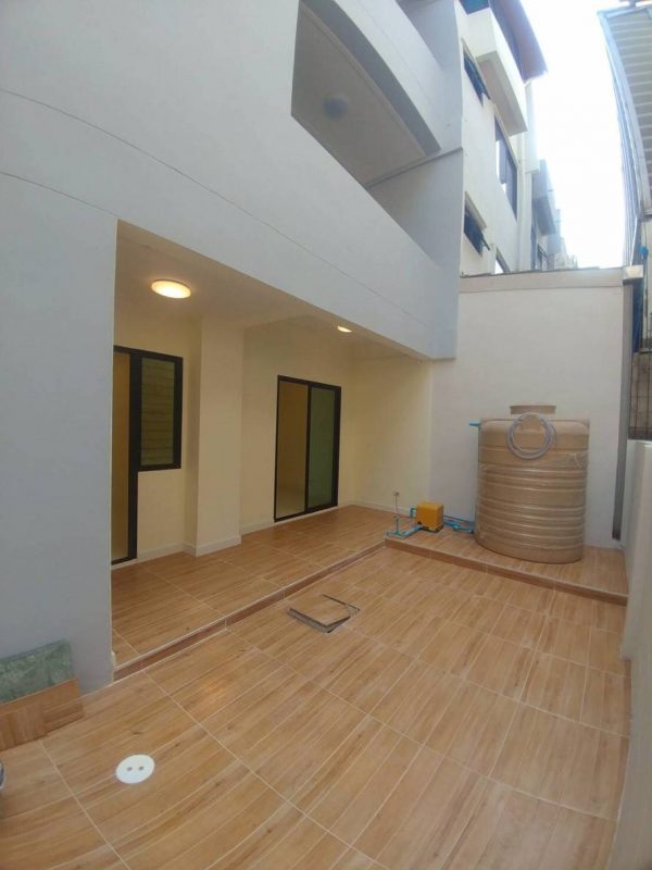 ให้เช่า – ทาวน์โฮม 3 ชั้น 300ตร.ม. พระราม9 ซอย19/ For Rent – Townhome 300 sq.m. @ Rama9 Rd. Lane.19