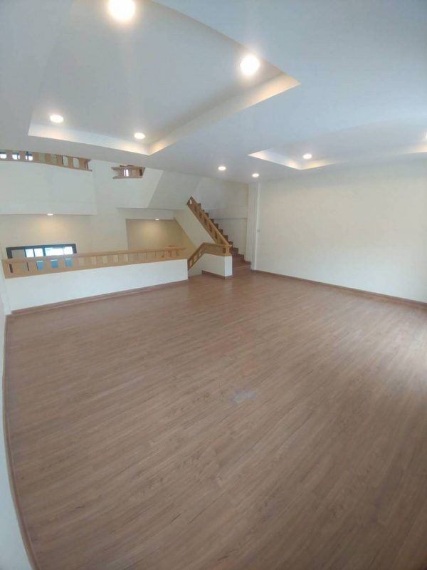 ให้เช่า – ทาวน์โฮม 3 ชั้น 300ตร.ม. พระราม9 ซอย19/ For Rent – Townhome 300 sq.m. @ Rama9 Rd. Lane.19