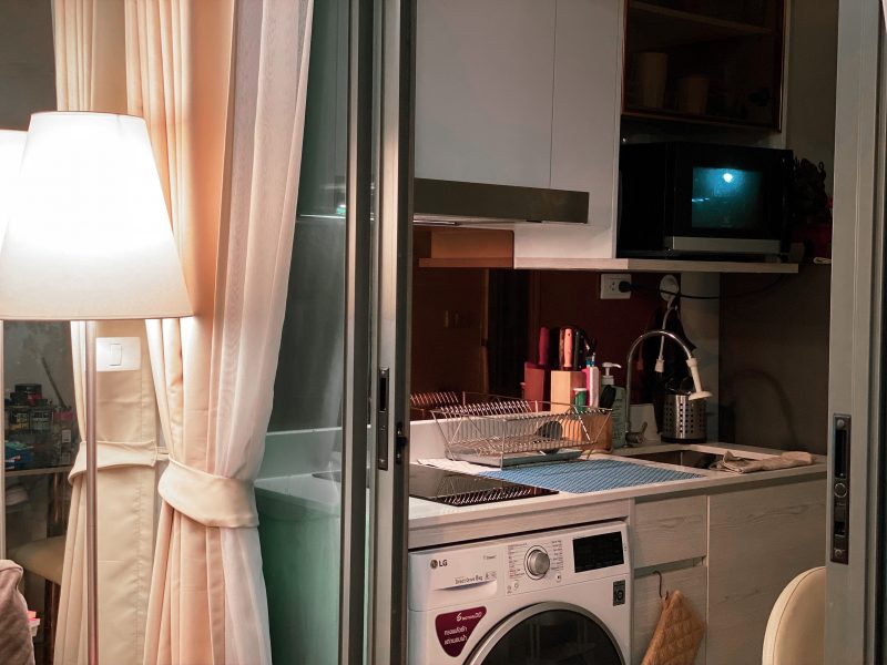 1 ห้องนอน เฟอร์ TV ตู้เย็นครบ – Metroluxe พหลโยธิน-สุทธิสาร 2 (Rosegold) 12,000/เดือน