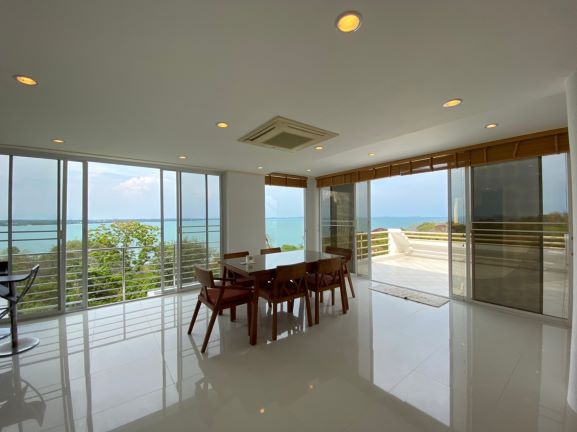 เพนเฮ้าส์หรู 3 ชั้น sea view โครงการแค็ปเมาน์เท็น ระยอง