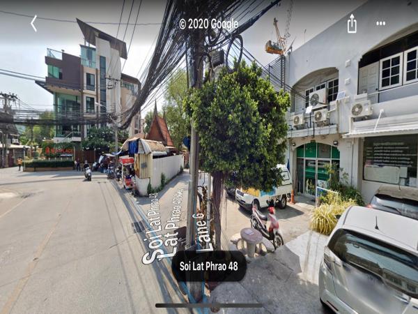 ขายที่ดินซอยลาดพร้าว 48 เนื้อที่ 0-1-33.0 ไร่ หน้ากว้างติดถนนประมาณ 22 เมตร