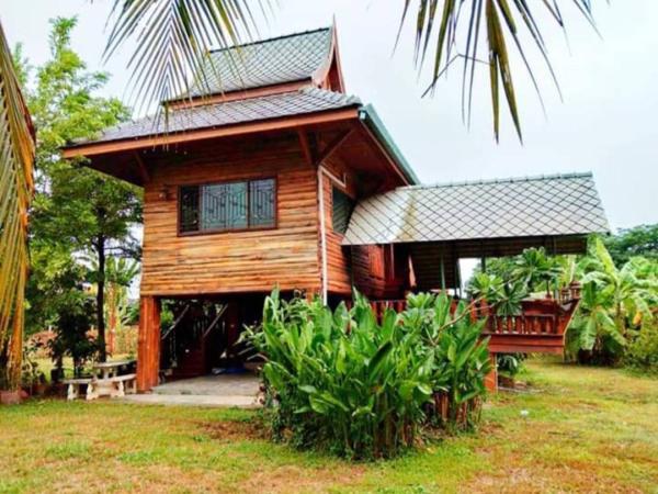 ขายบ้านสวน เรือนไทย เชียงใหม่ บ้านทรงไทย พื้นที่เยอะ 1ไร่ 1งาน 79 ตารางวา