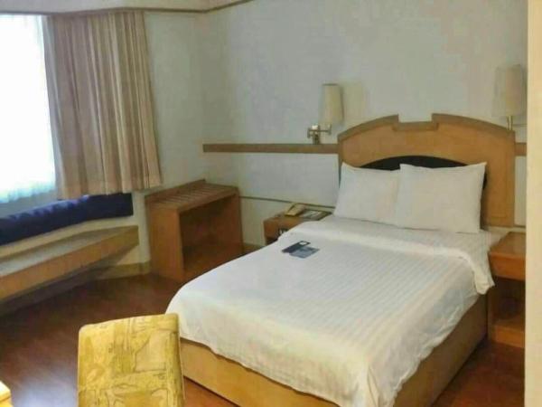 ขายโรงแรม ติดถนนสุขุมวิท ใจกลางเมืองชลบุรี เนื้อที่ 5-0-92 ไร่ โรงแรมขนาดความสูง 7 ชั้น