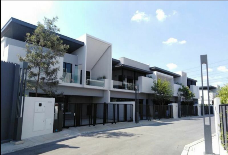 ให้เช่า Townhome Luxury สไตล์หรู Vive บางนา กม.7 แต่งครบ ทำเลดี ติดเมกาบางนา