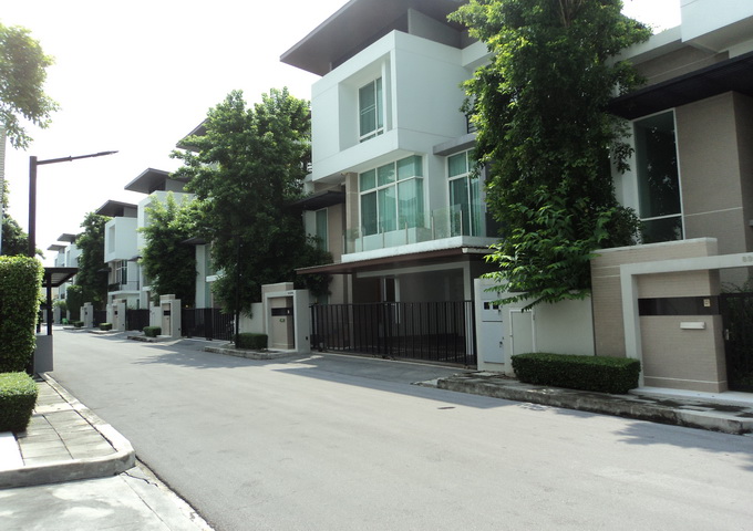ขายบ้านเดี่ยว หมู่บ้านเนอวานา บียอนด์ 2 ถนนพระราม 9 ซอย 39 สวนหลวง กรุงเทพมหานคร