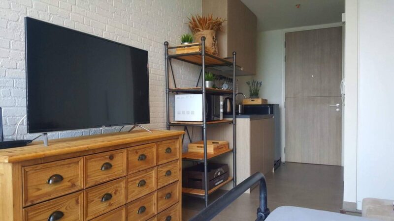 ให้เช่า Unixx พัทยา ราคาดีมาก 6000/เดือน ^_^  22 Sqm Floor 6th (same floor of swimming pool. Very convenience)  Fully furnished  Smart TV 6,000 THB/month 091-0828888