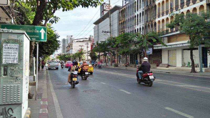 ที่ดินเปล่าให้เช่าเข้าซอยแวดล้อมบ้านและคอนโด พระโขนง จ่ายรายปี