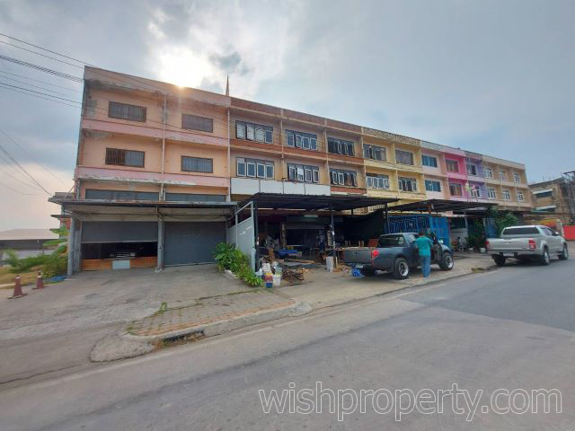 อาคาร 2 คูหา ห้องมุม ติดถนน กรุงเทพ-นนทบุรี วิวสวย วิวแม่น้ำ