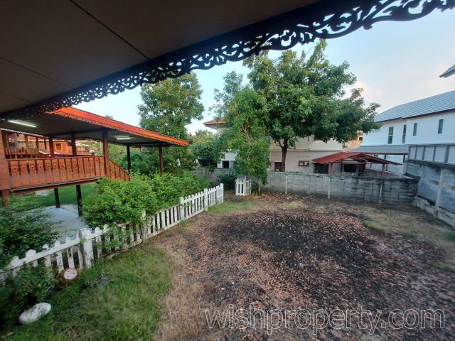 บ้านเรือนไทย แต่งสวย สไตท์รีอร์ท หลังมุม ใกล้ โรงเรียนสาธิตปทุม