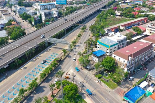 Office For Rent ให้เช่าออฟฟิศใหม่ 5 ชั้น ใกล้เรียบด่วนรามอินทรา พร้อม Sky Lounge พร้อมสระว่ายน้ำ