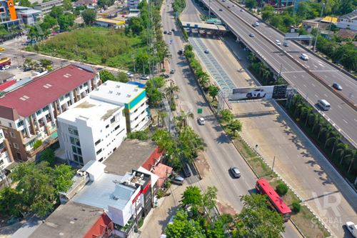 Office For Rent ให้เช่าออฟฟิศใหม่ 5 ชั้น ใกล้เรียบด่วนรามอินทรา พร้อม Sky Lounge พร้อมสระว่ายน้ำ