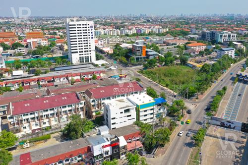 Office For Rent ให้เช่าออฟฟิศใหม่ 5 ชั้น ใกล้เรียบด่วนรามอินทรา พร้อม Sky Lounge พร้อมสระว่ายน้ำ