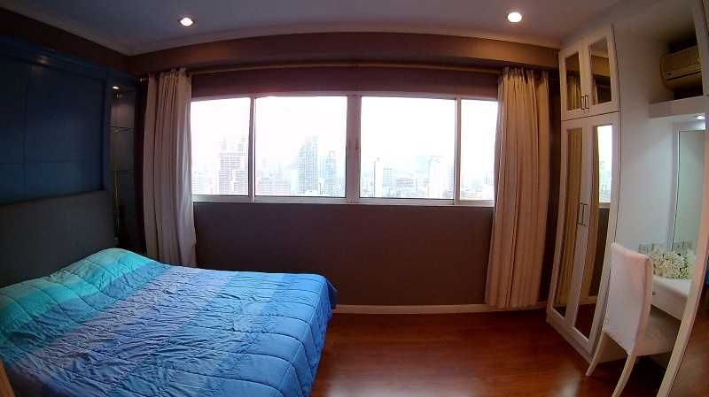 Grand Parkview Asoke ( Sukhumvit 21 )